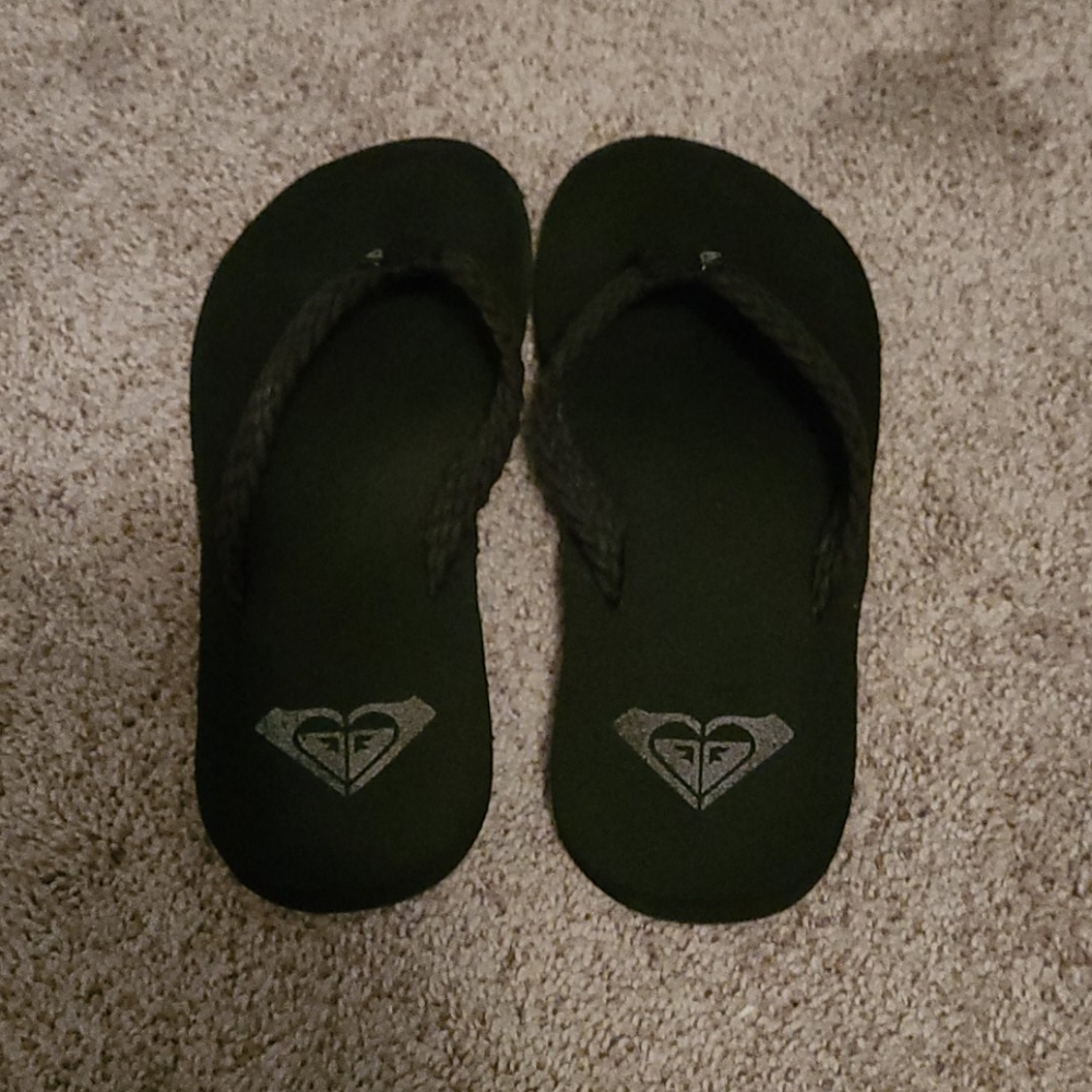 Roxy flip flops